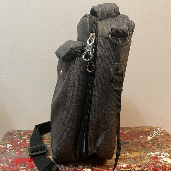 Never Used SwissGear Insulated Cooler Lunch Bag - Picture 7 of 15